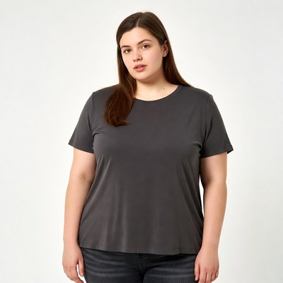 Curvy woman in gray t-shirt