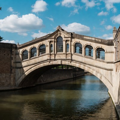 Oxford Bridge of Sighs over river