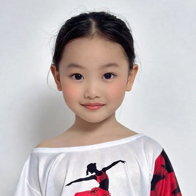 Asian girl in dancer t-shirt