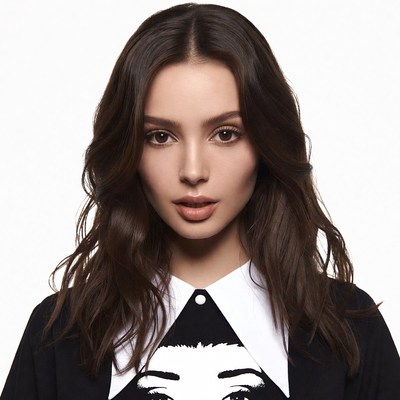 Woman in black collar shirt