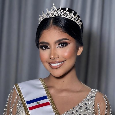 Woman wearing Dominican Republic beauty pageant sash