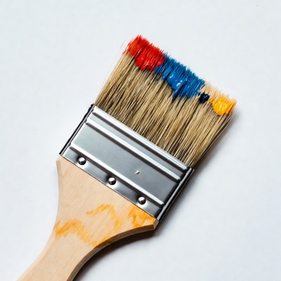 Paintbrush with multicolored paint tips