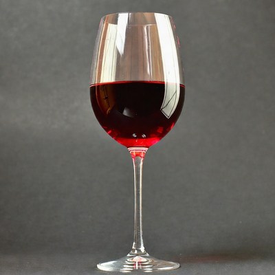 Red wine in wine glass