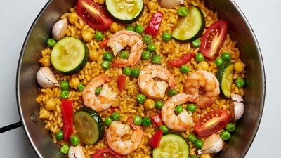 Paella with Shrimp and Vegetables