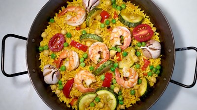 Paella with Shrimp and Vegetables
