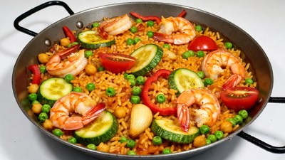 Paella with Shrimp and Vegetables