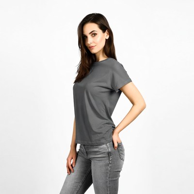 Woman posing in gray t-shirt jeans