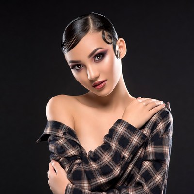 Woman with 1920s finger waves hairstyle