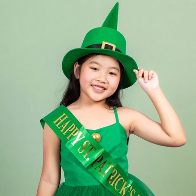 Asian girl in St. Patrick's Day costume