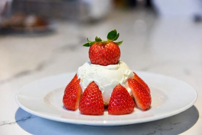 Strawberries with Whipped Cream Dessert