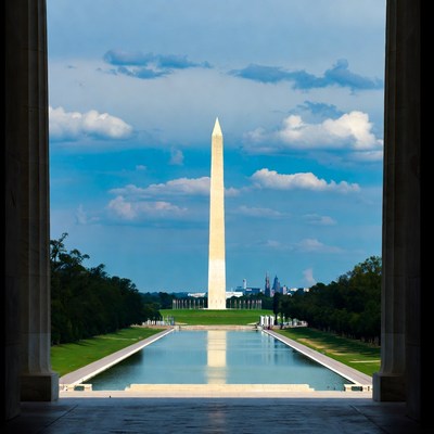 Washington Monument through Lincoln Memorial