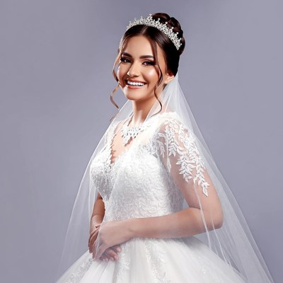 Bride in White Lace Wedding Dress