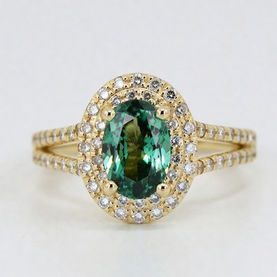 Oval Green Tsavorite Garnet Gold Ring
