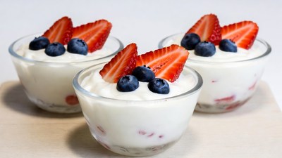 Yogurt Parfaits with Strawberries and Blueberries