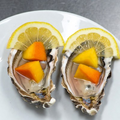 Oysters with Mango and Lemon