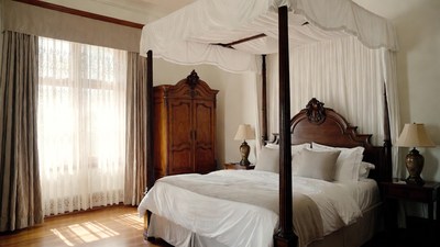Luxurious Four-Poster Bed Bedroom