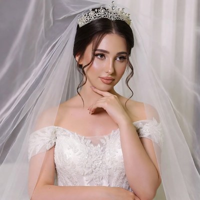 Bride with tiara in white wedding dress
