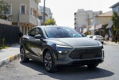 Gray Chery Tiggo 8 Pro SUV Parked Street
