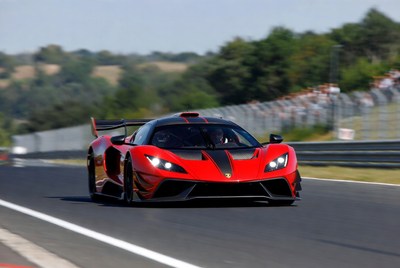 Red Koenigsegg Agera RS racing