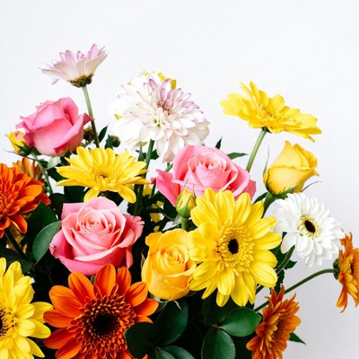 Colorful bouquet of roses and daisies