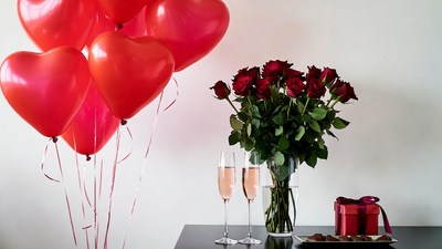 Red heart balloons roses champagne