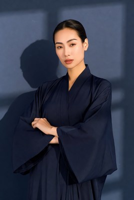 Asian woman in navy kimono