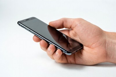 Man holding smartphone