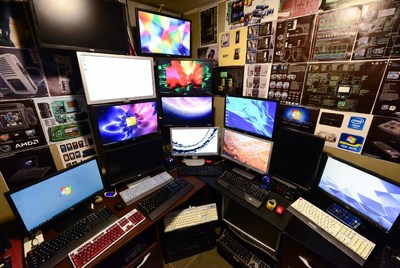 Multi-Monitor Gaming PC Setup