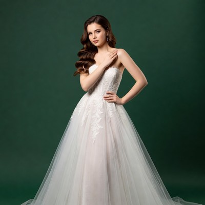 Woman in white lace wedding gown