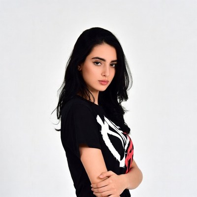 Woman in black KISS band t-shirt