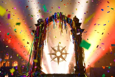 Festive Confetti Arch with Starburst