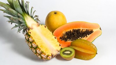 Sliced Pineapple with Papaya Kiwi Mango