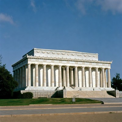 Lincoln Memorial with tourists