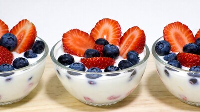 Strawberry Blueberry Yogurt Bowls