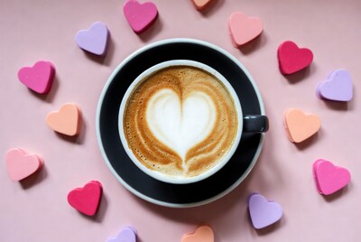 Latte with heart foam and heart clips