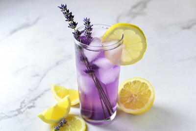 Lavender Lemonade with Lemon Slices