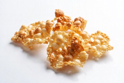 Crispy golden puffed rice crackers