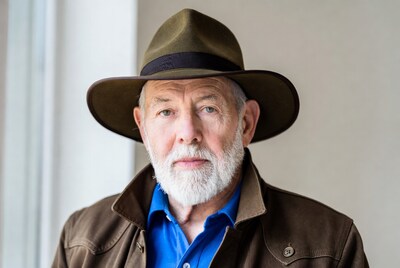 Elderly man in fedora hat
