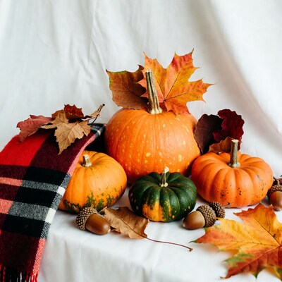 Autumn Pumpkins with Leaves and Acorns