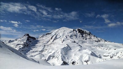 Snowy Mount Rainier Peak