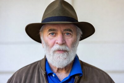 Elderly man in fedora hat