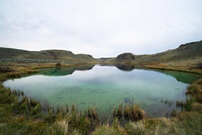 Emerald Pond in Grassy Hills
