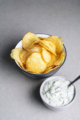 Crispy Potato Chips with Dipping Sauce