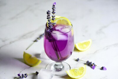 Purple Lavender Lemonade with Lemon Slices