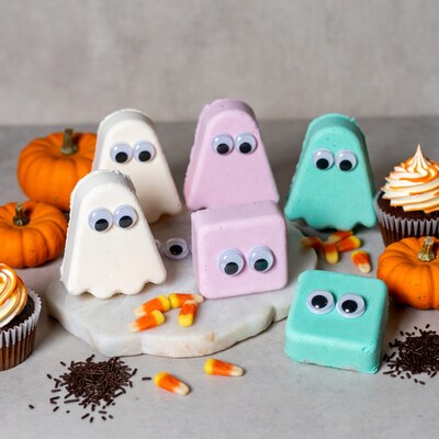 Googly Eye Ghost Bath Bombs