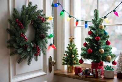 Christmas Wreath and Mini Trees with Lights