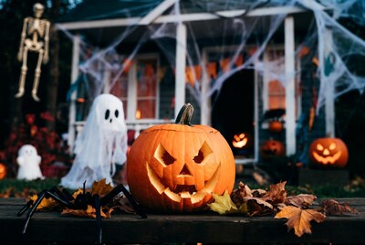 Jack-o-lantern with Halloween decorations