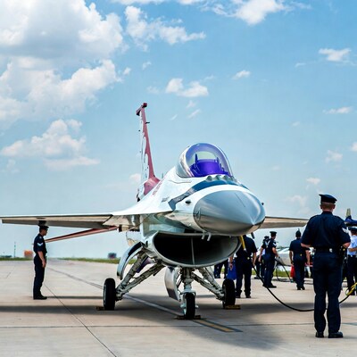Thunderbirds Jet Ground Crew Refueling