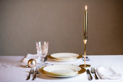 Elegant Christmas Dinner Table Setting