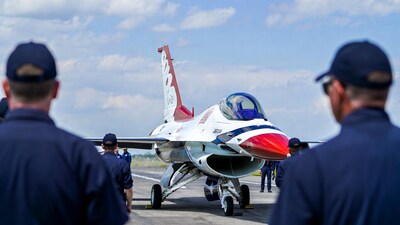 Thunderbirds F-16 Jet with Ground Crew